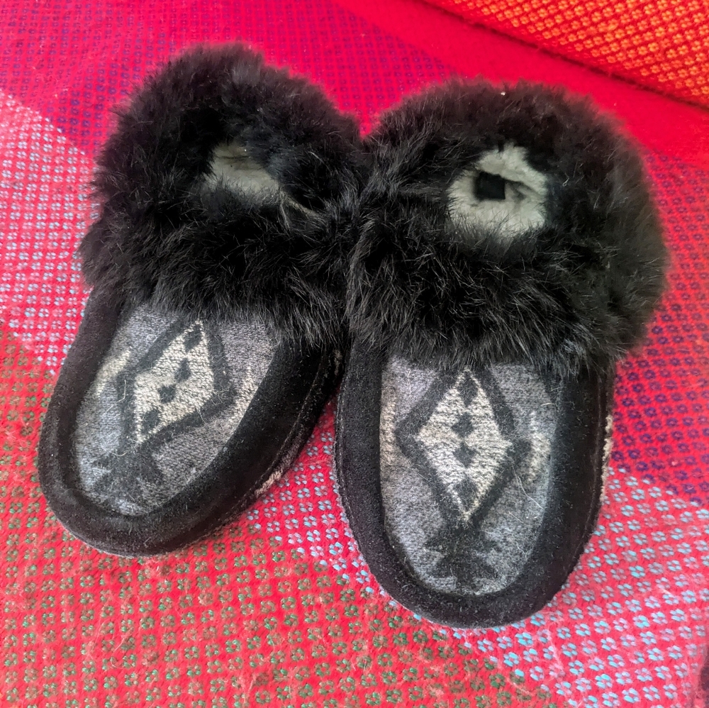 Manitobah slipper 6